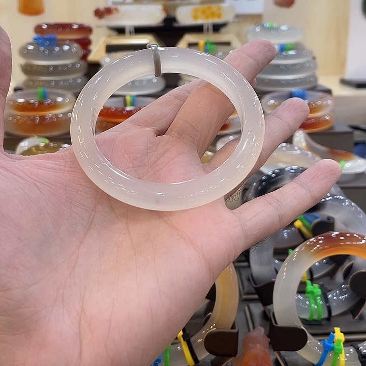 玛瑙/玉髓未镶嵌手镯