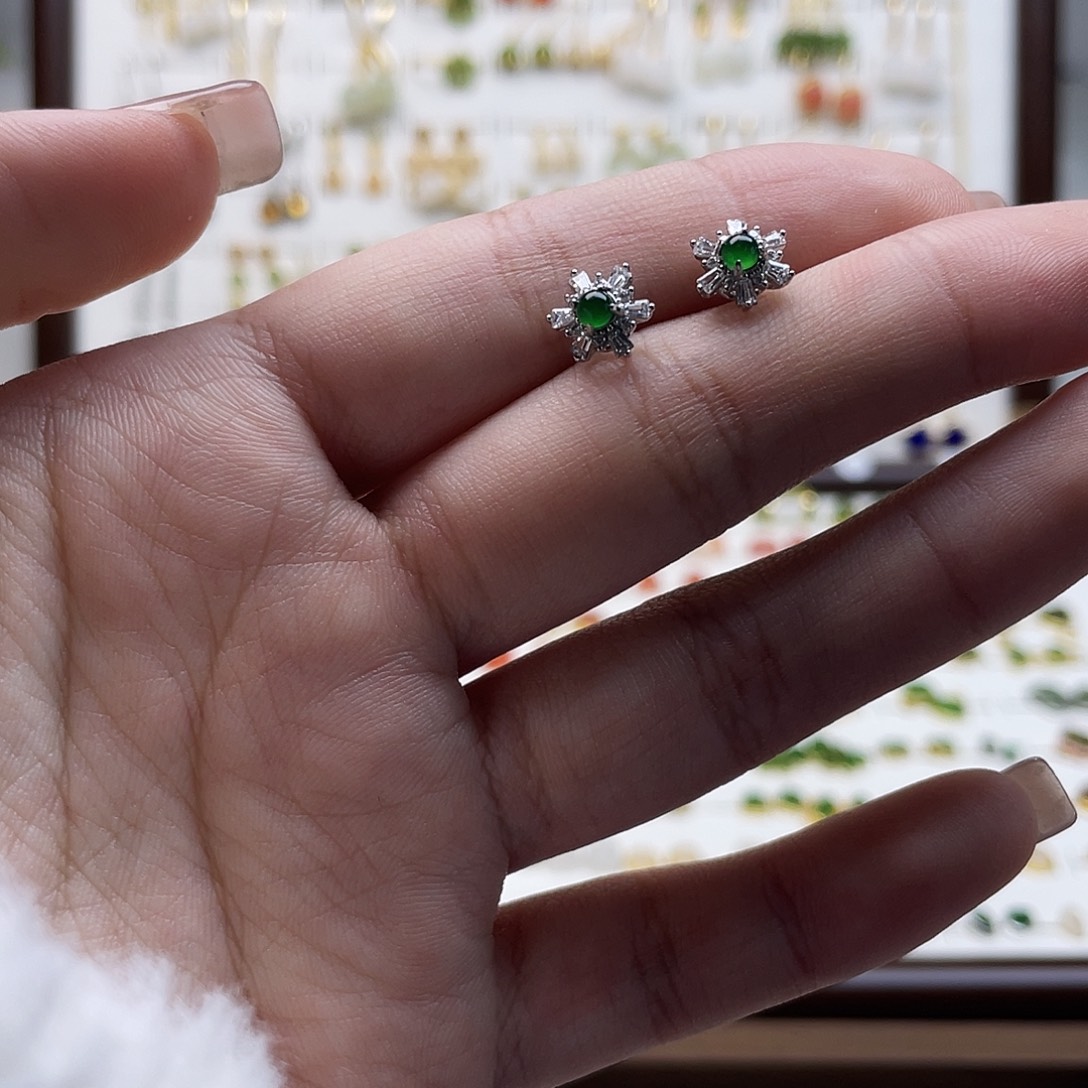 和田玉未镶嵌耳饰