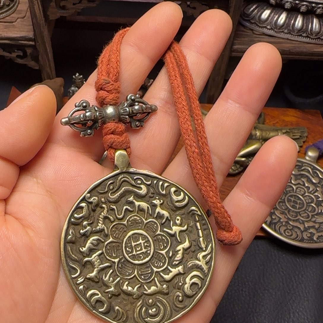 大***见泥塑藏传牌子……藏传牌子