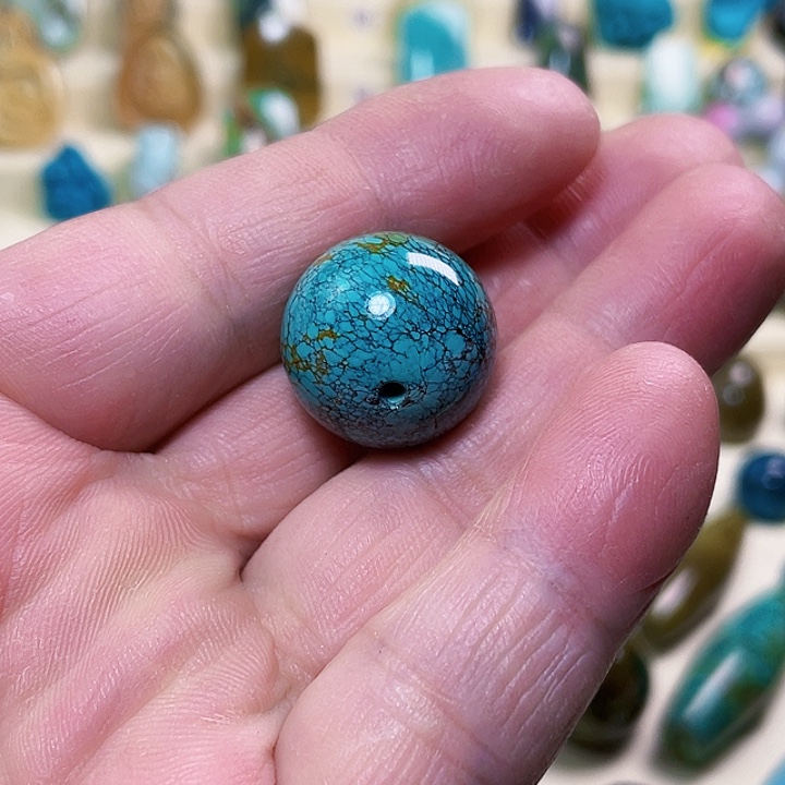 绿松石颈饰未镶嵌