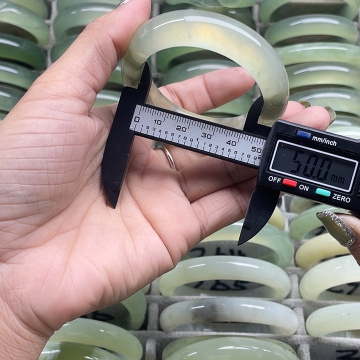 蛇纹石玉未镶嵌手镯277