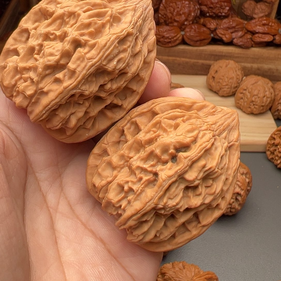 把件文玩核桃鸡心