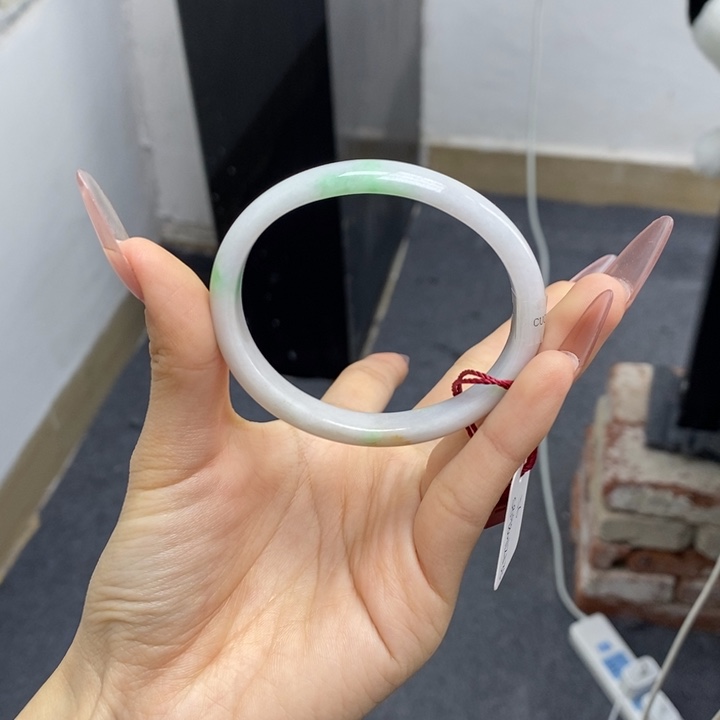 翡翠手镯未镶嵌56贵妃