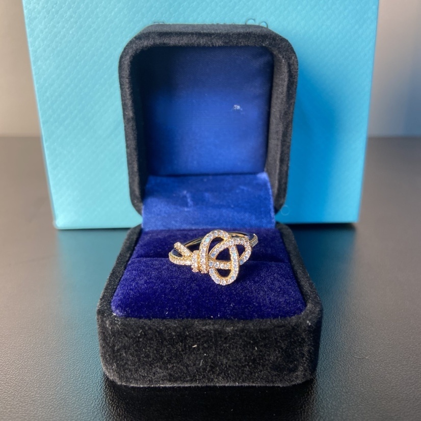   时尚轻奢戒指QQJZ~5165