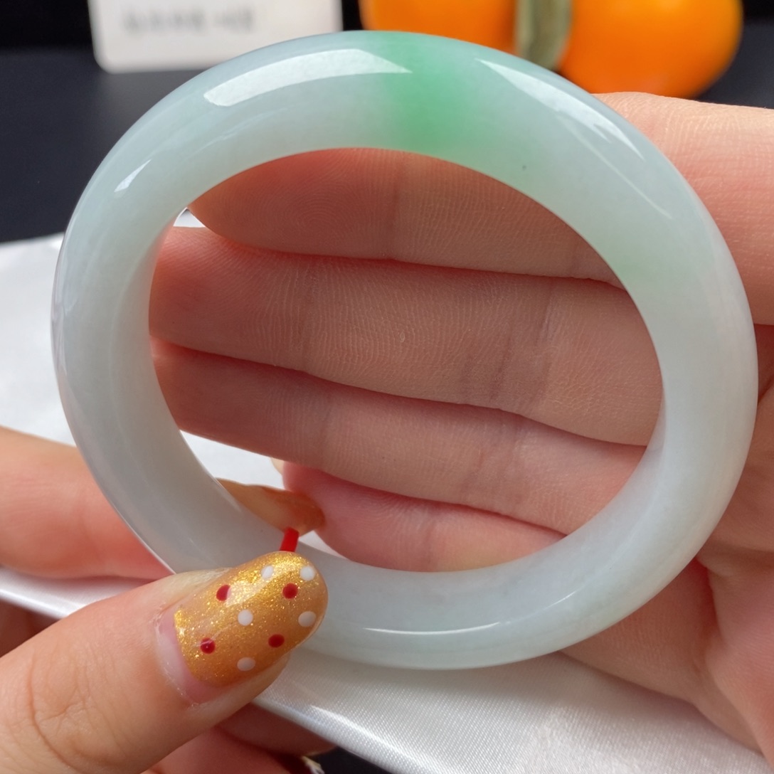 翡翠未镶嵌手镯56圈口