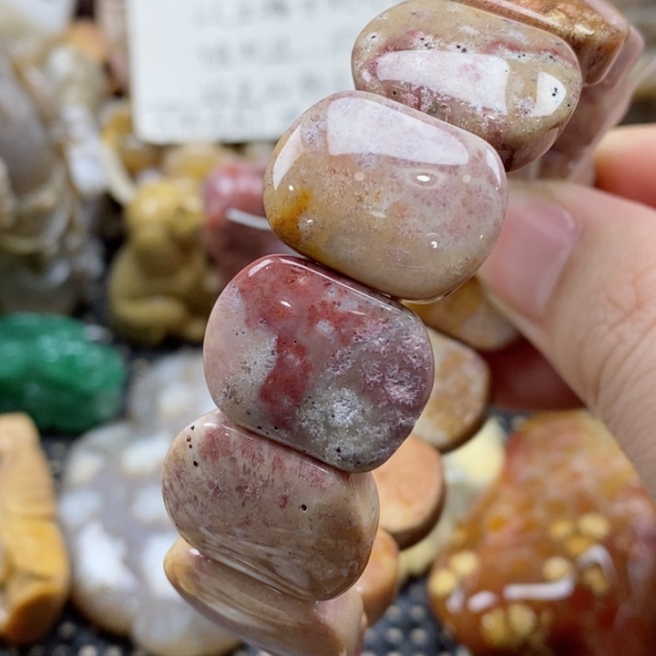 硅化珊瑚（珊瑚玉）颈饰未镶嵌有瑕