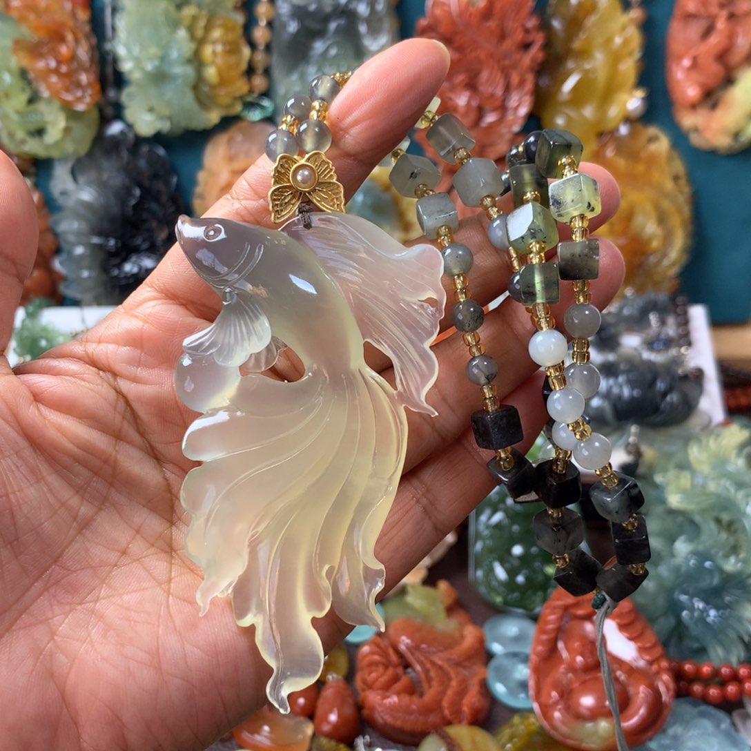 蛇纹石玉未镶嵌挂坠