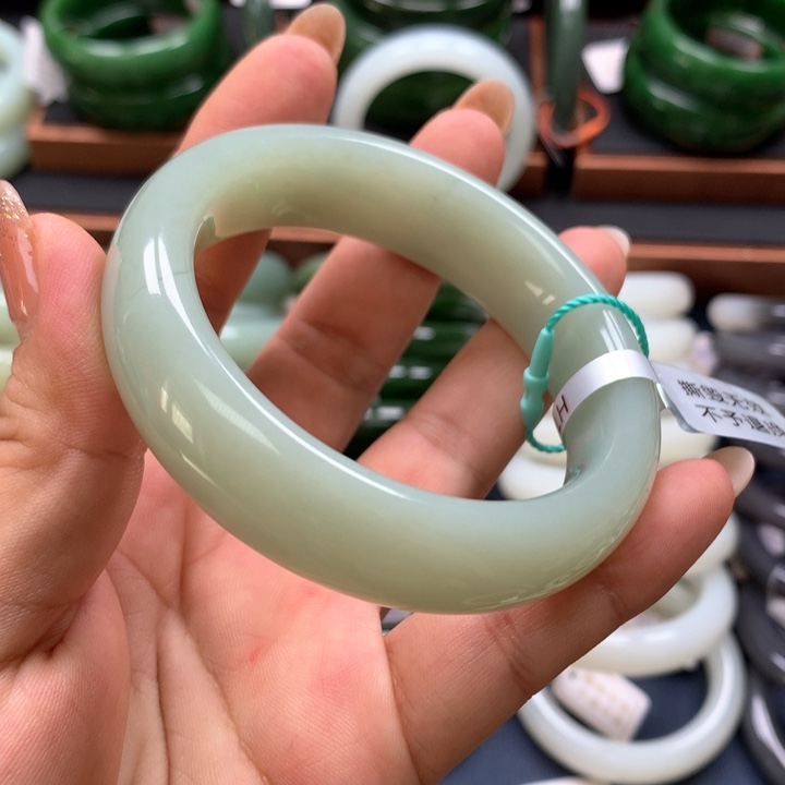 【闪购商品】未镶嵌手镯和田玉