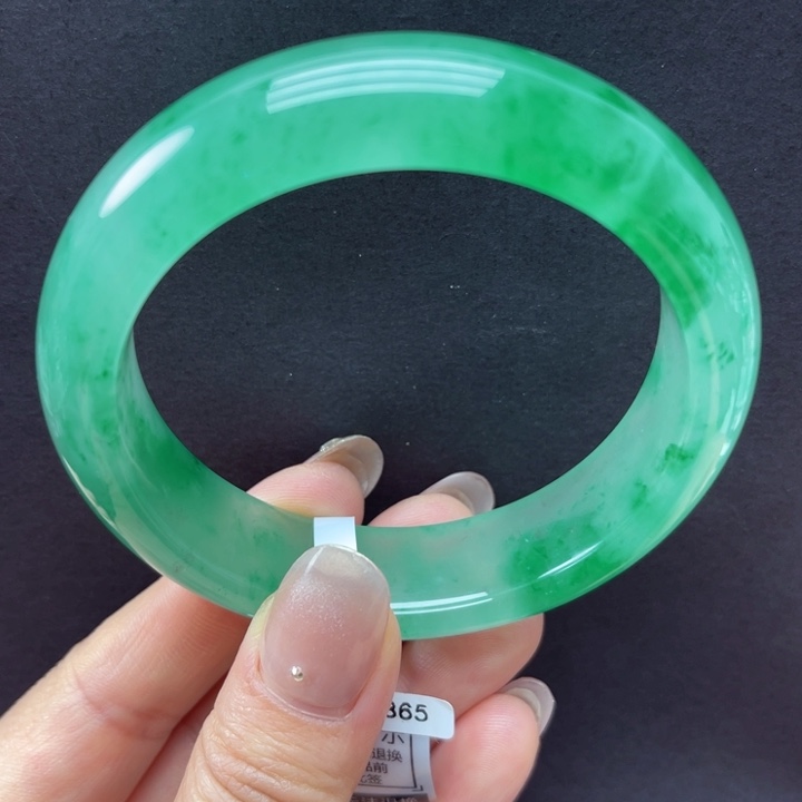 石英岩玉未镶嵌手镯