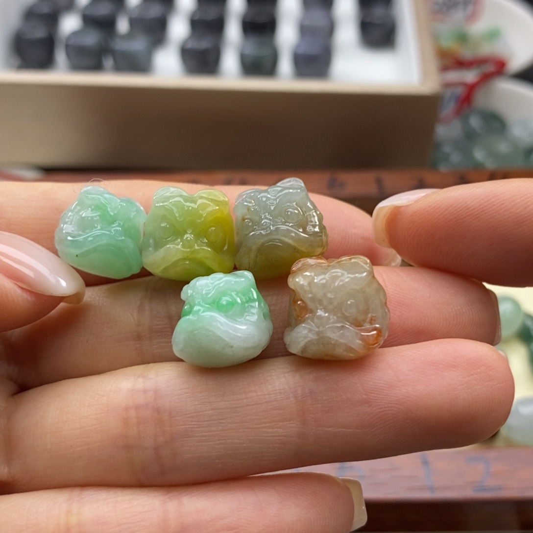 翡翠颈饰未镶嵌380一个可挑