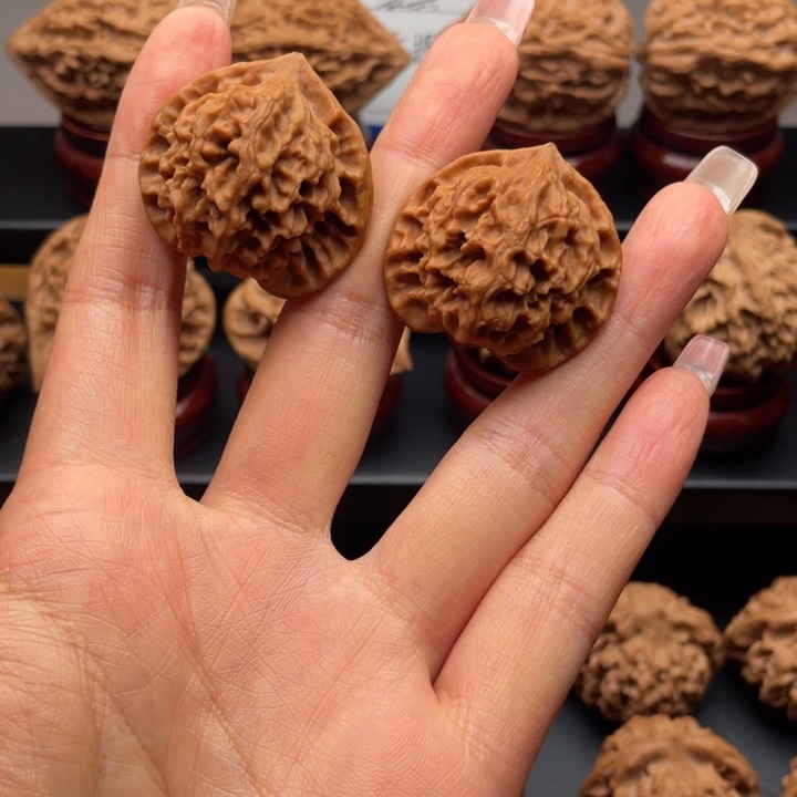 文玩核桃把件33尺寸