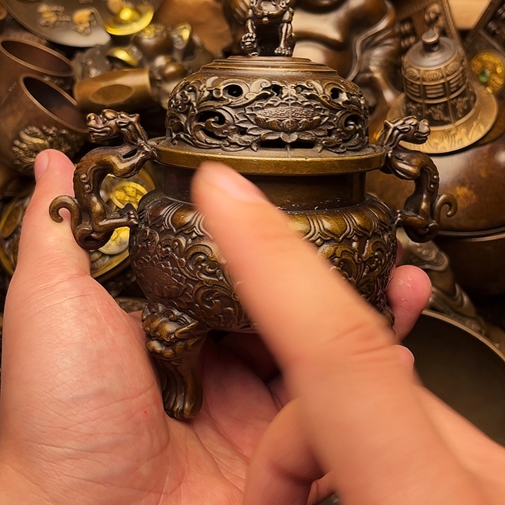 精美铜器做工精湛 