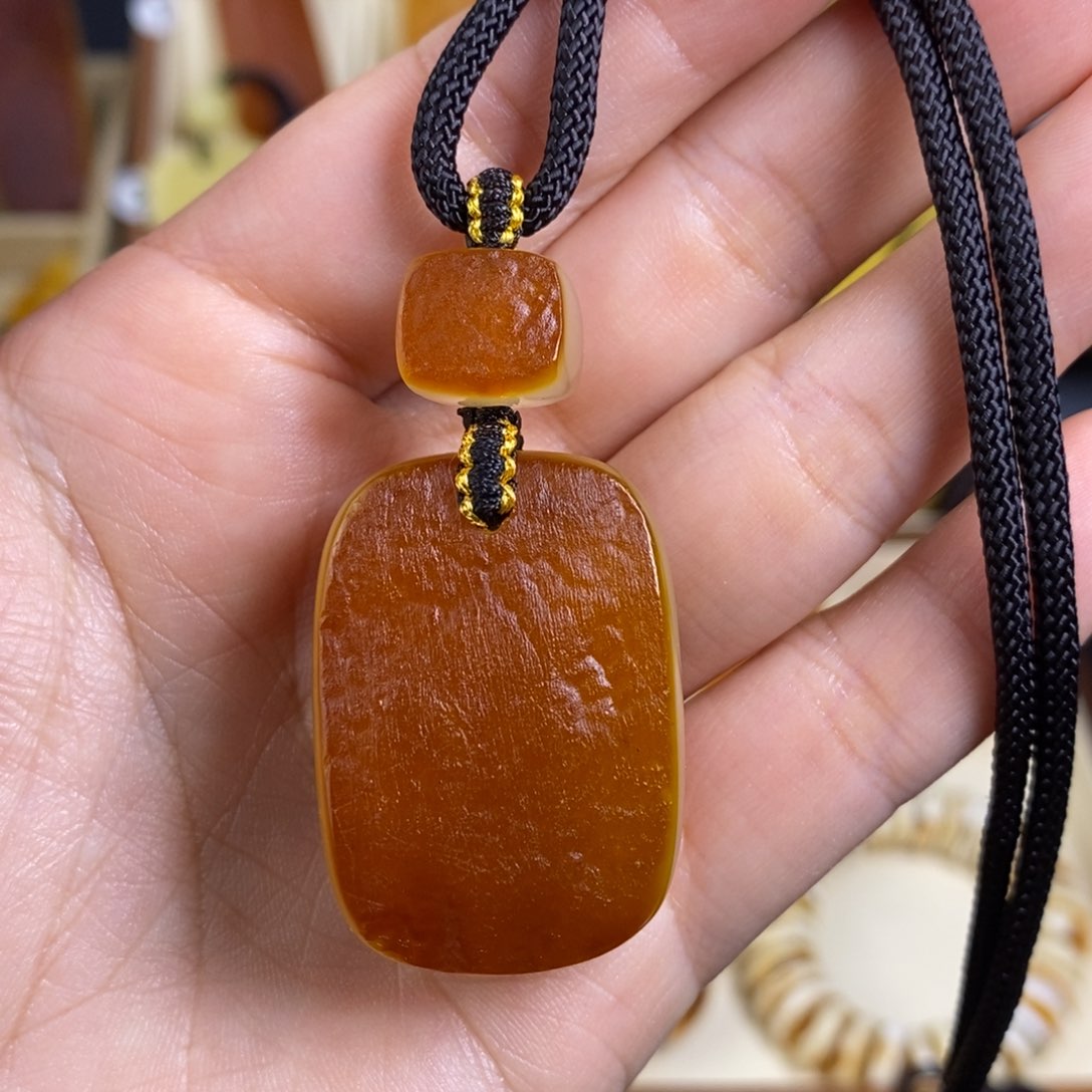 蜜蜡裸石未镶嵌文*