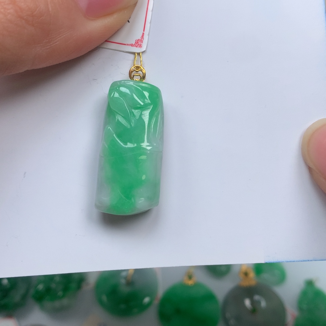 吊坠(不含链)未镶嵌翡翠