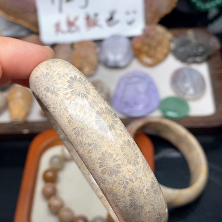 硅化珊瑚（珊瑚玉）未镶嵌手镯58.6