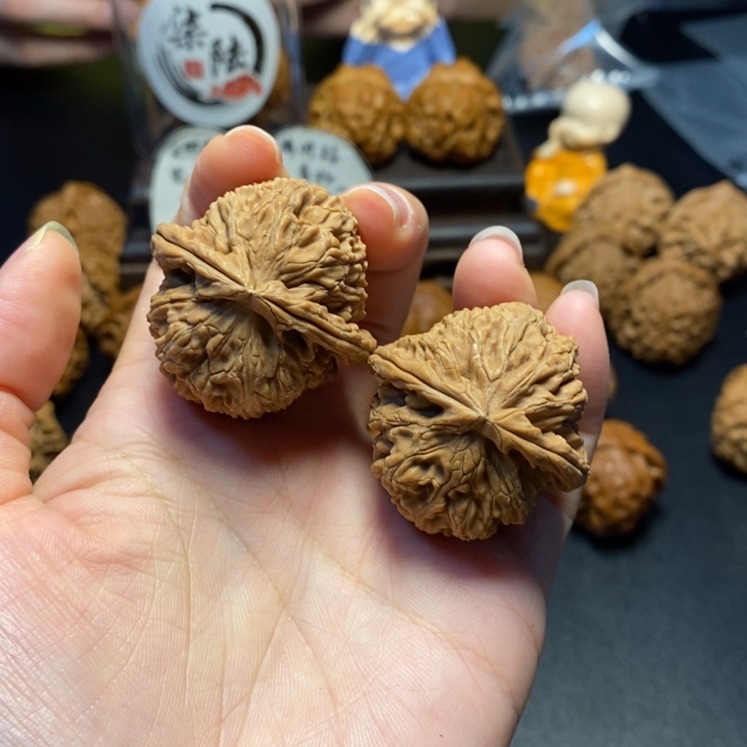 文玩核桃把件33号三角白36尺