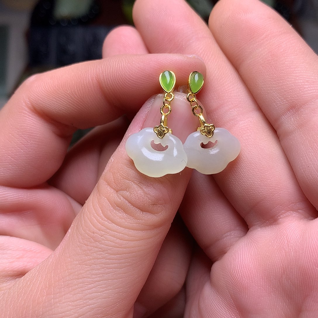 未镶嵌和田玉耳饰