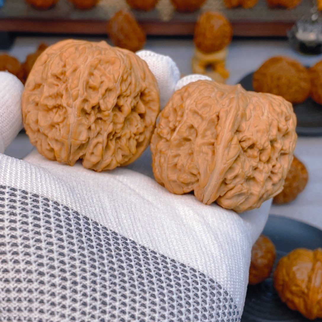 文玩核桃吊坠天花板 老树闷墩