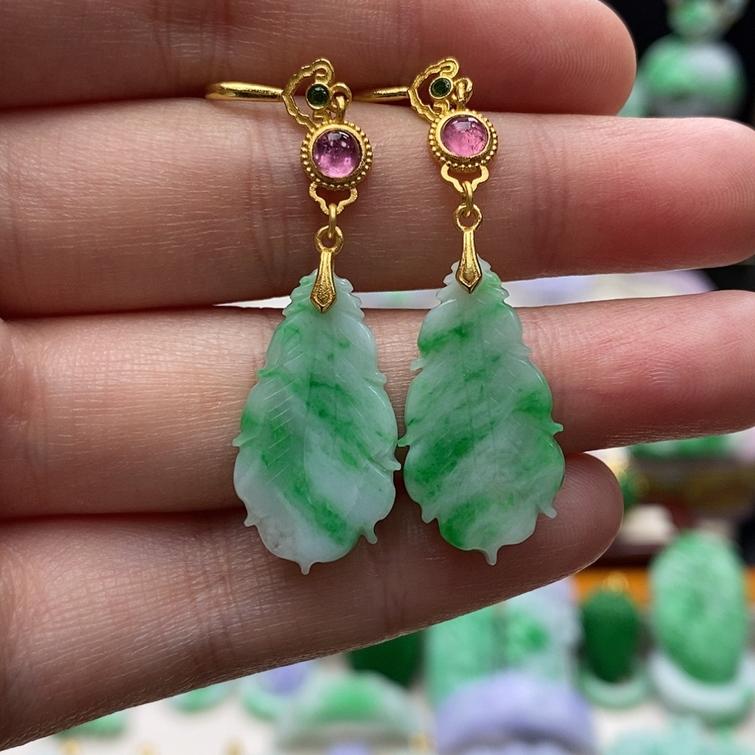 翡翠未镶嵌颈饰耳饰