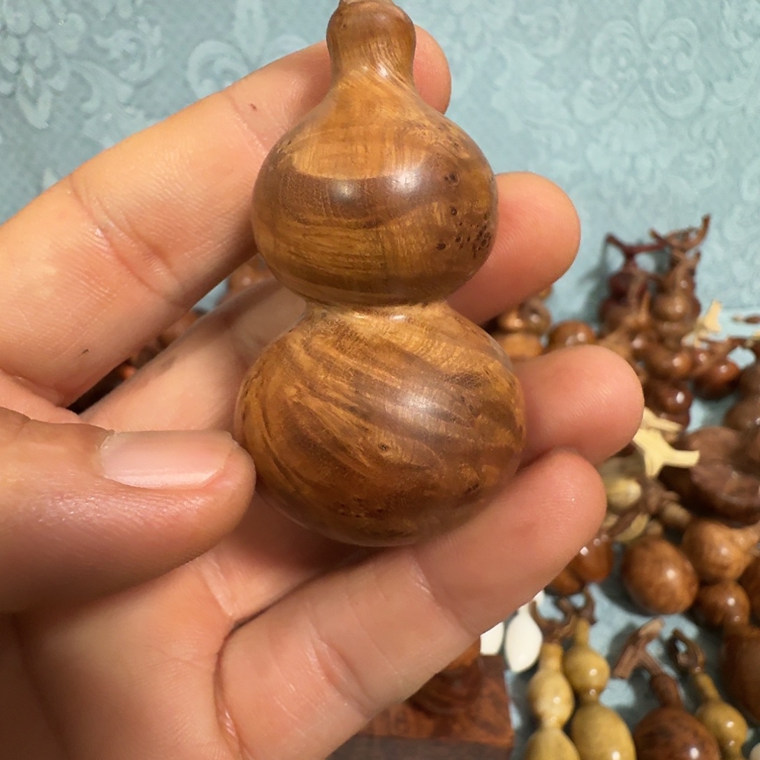 我***我木麻梨疙瘩手工雕刻葫芦手把件