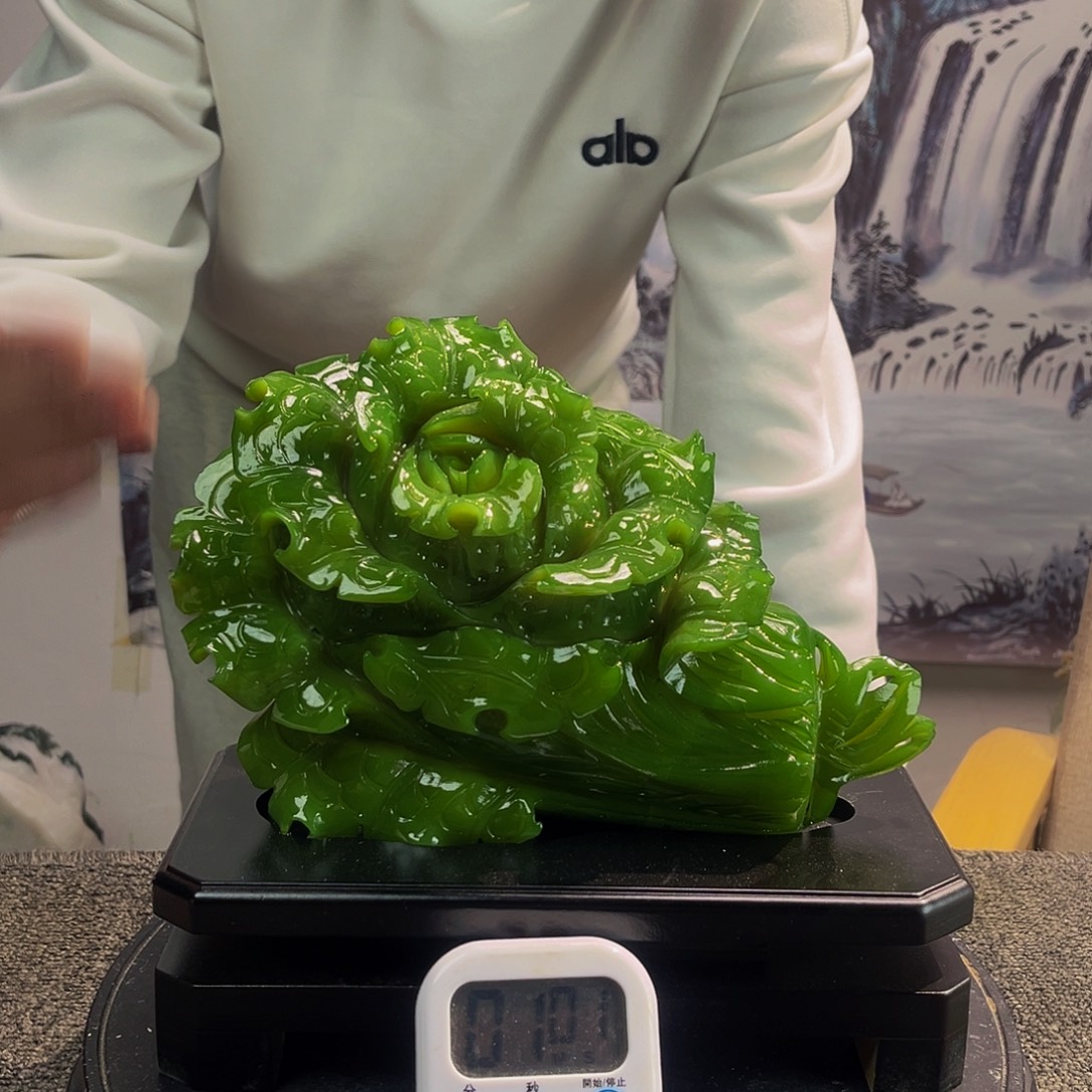 时***华玉玉摆件绿色带底座