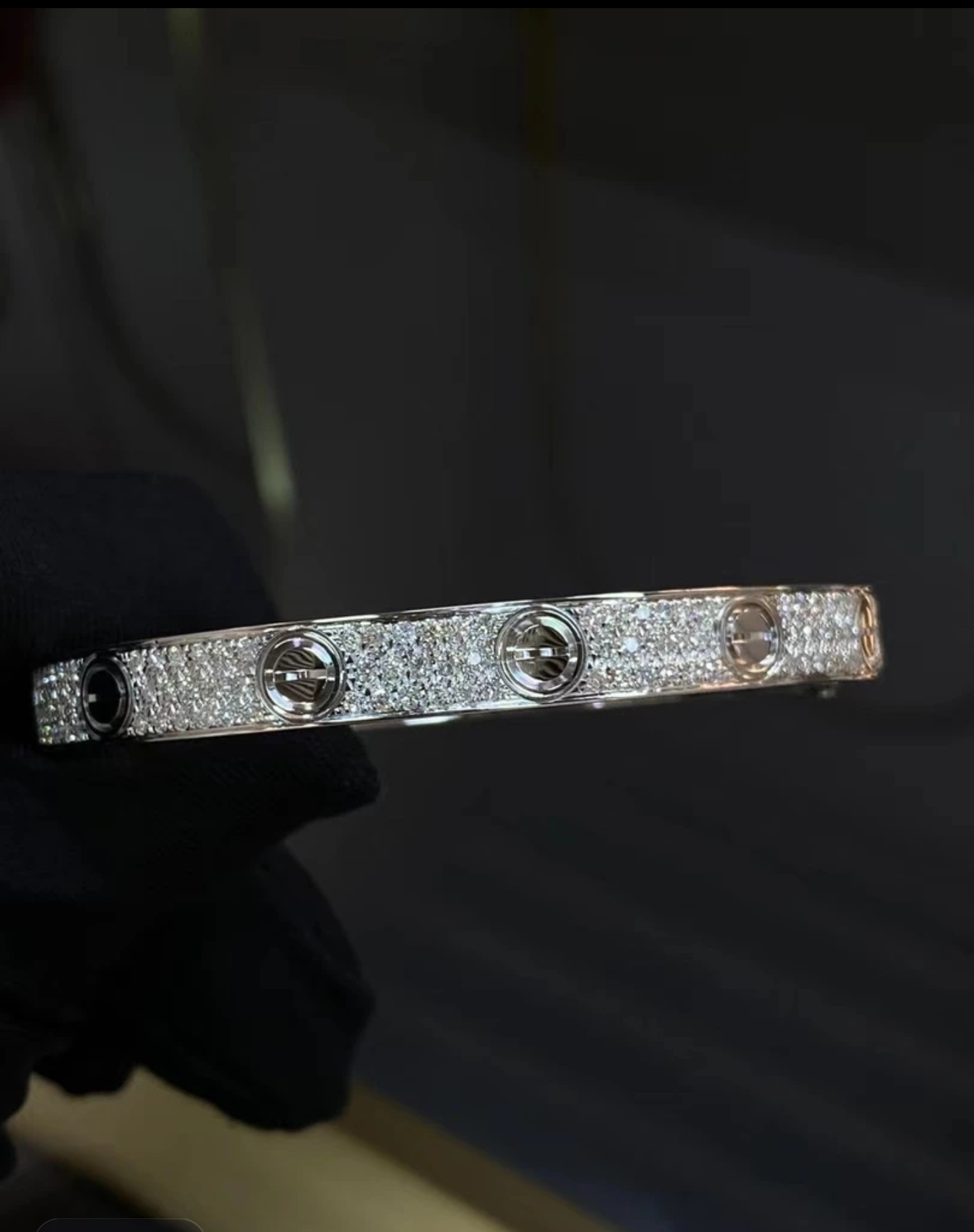 【金玺珠宝】18K白卡家宽版满天星手镯