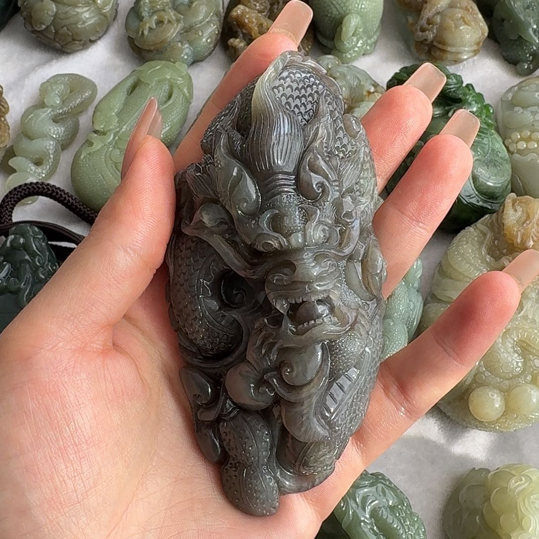 颈饰未镶嵌和田玉晚****