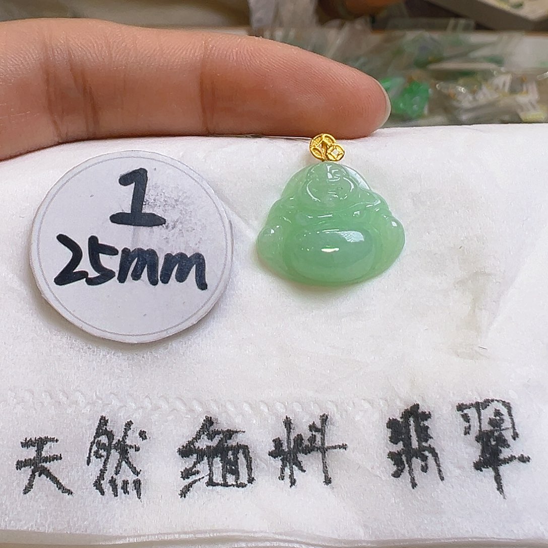 翡翠颈饰18K金镶嵌翡翠