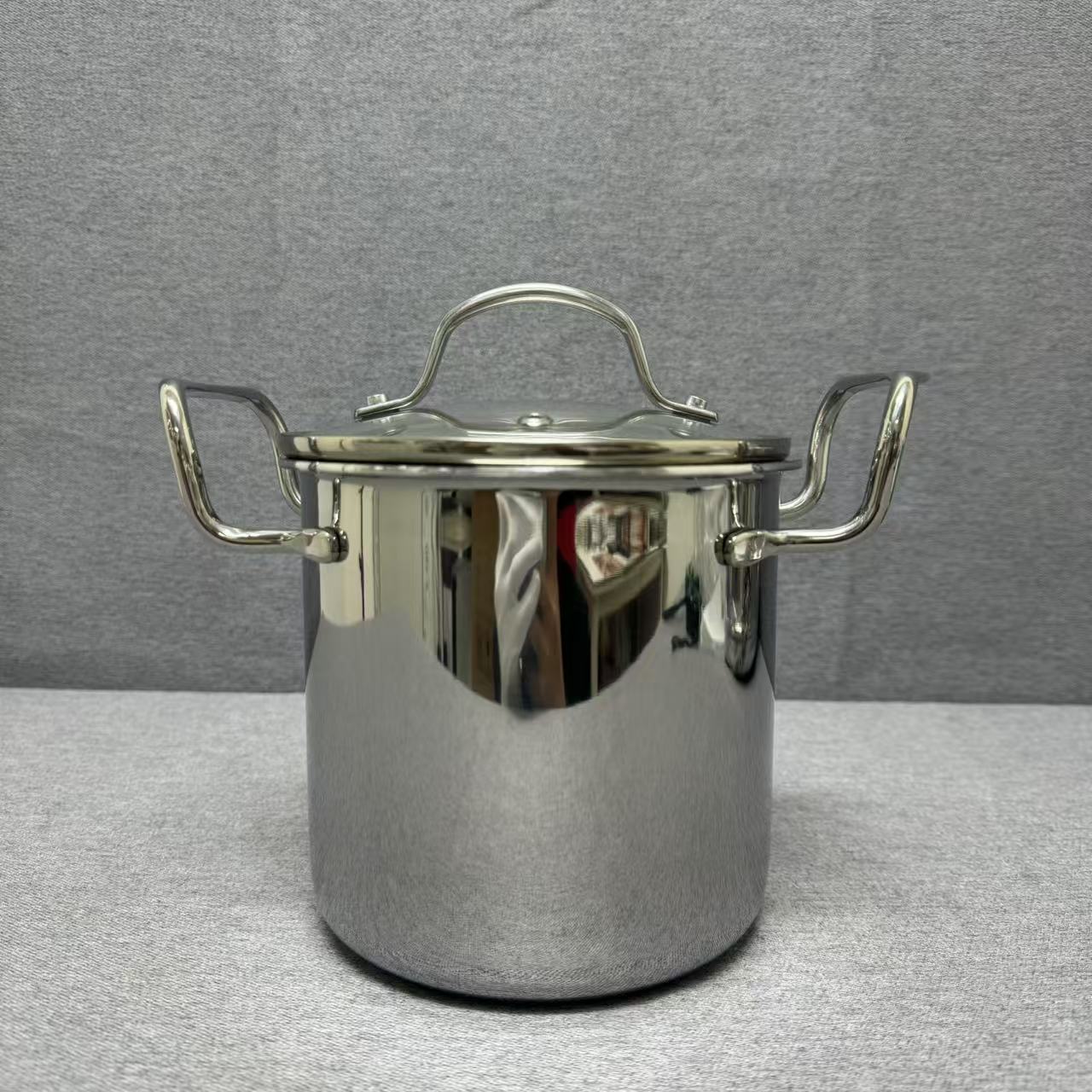 6-029 不锈钢双耳深汤锅 14*14CM 2L 带盖重约1.21KG