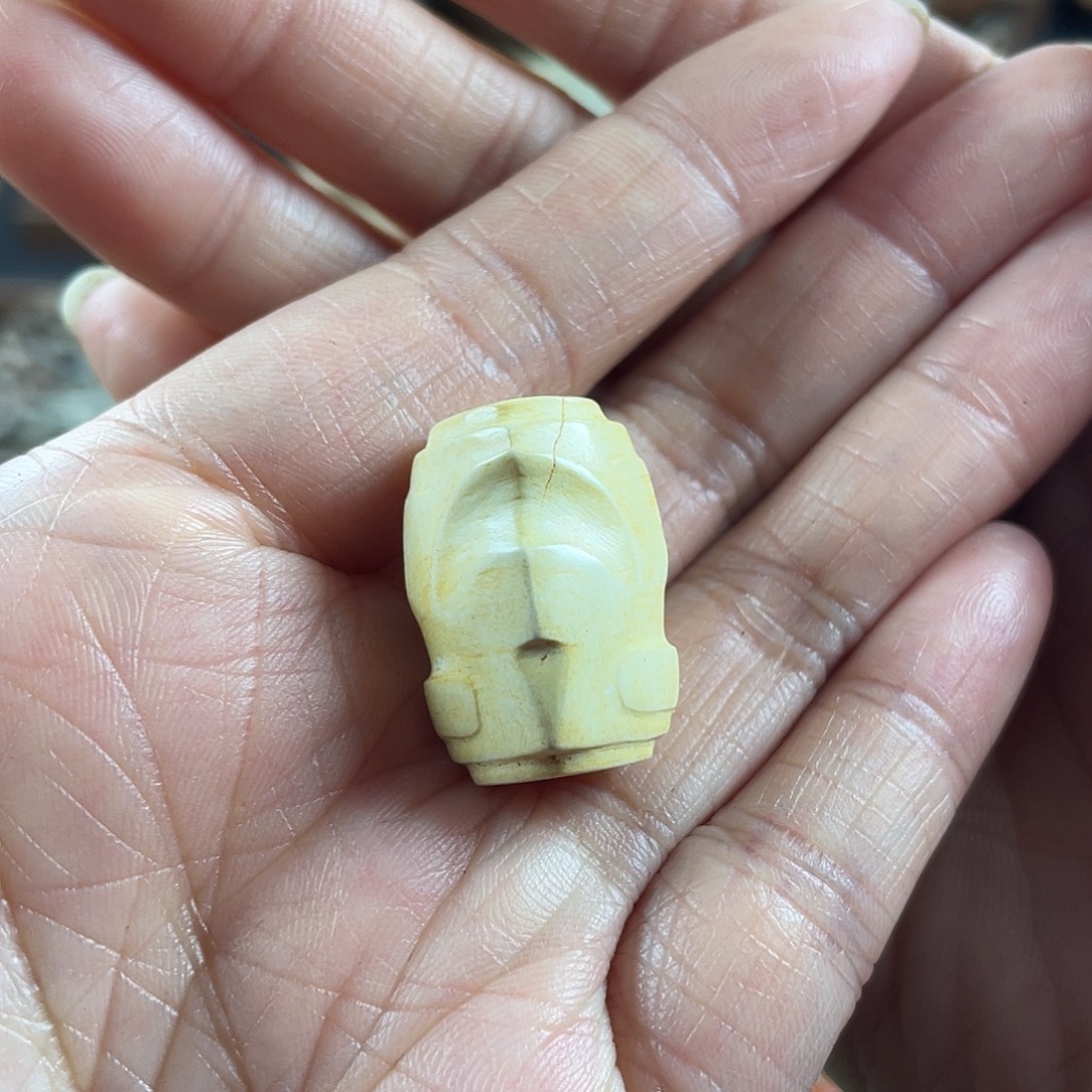 石英质玉未镶嵌车挂