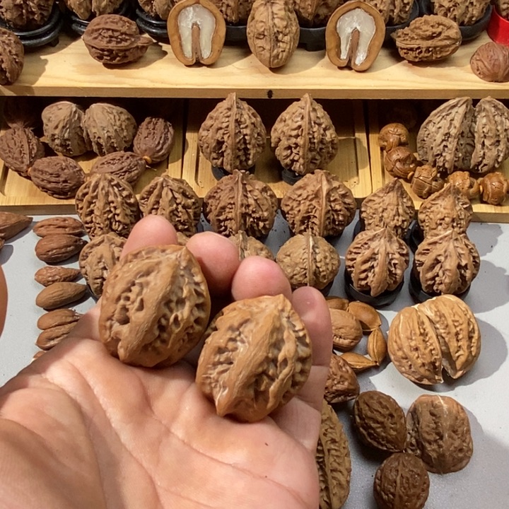 行***怒文玩核桃把件核桃