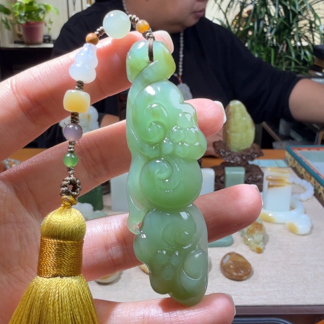 和田玉挂件未镶嵌T****r