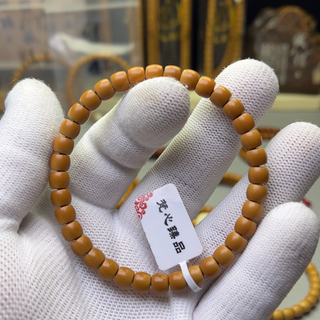 橄榄核吊坠K****i橄榄核核尖