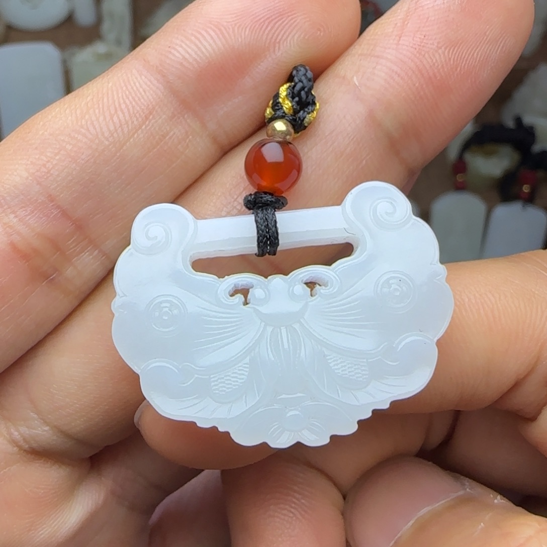 和田玉未镶嵌挂件蝴蝶玉锁