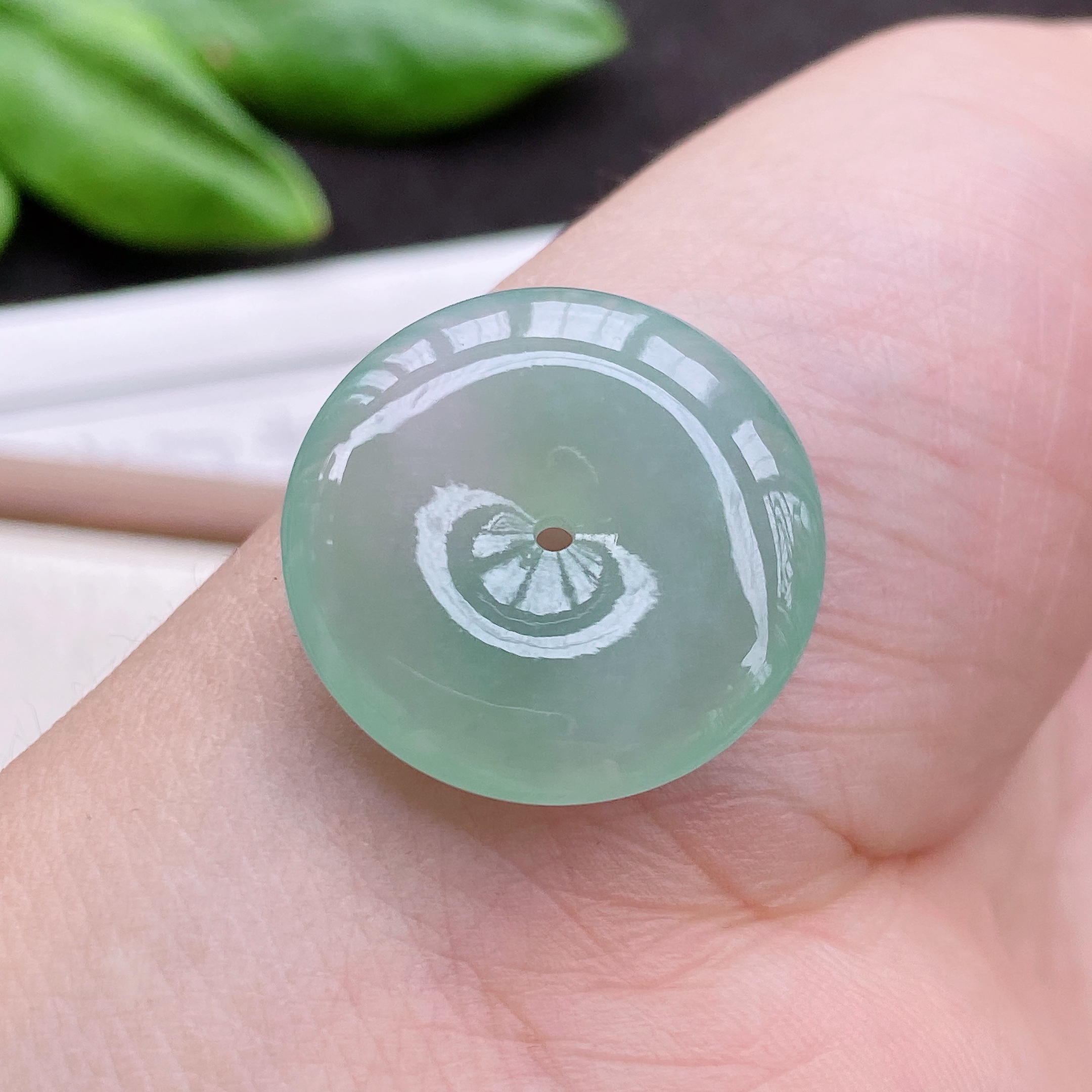 天然翡翠A货冰种水润甜绿平安扣吊坠