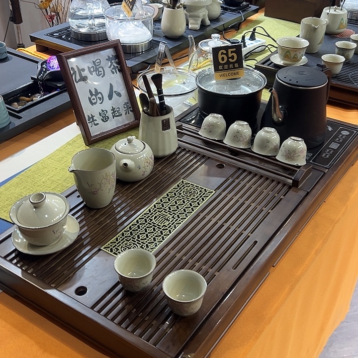 茶具的制作工艺也很简单
