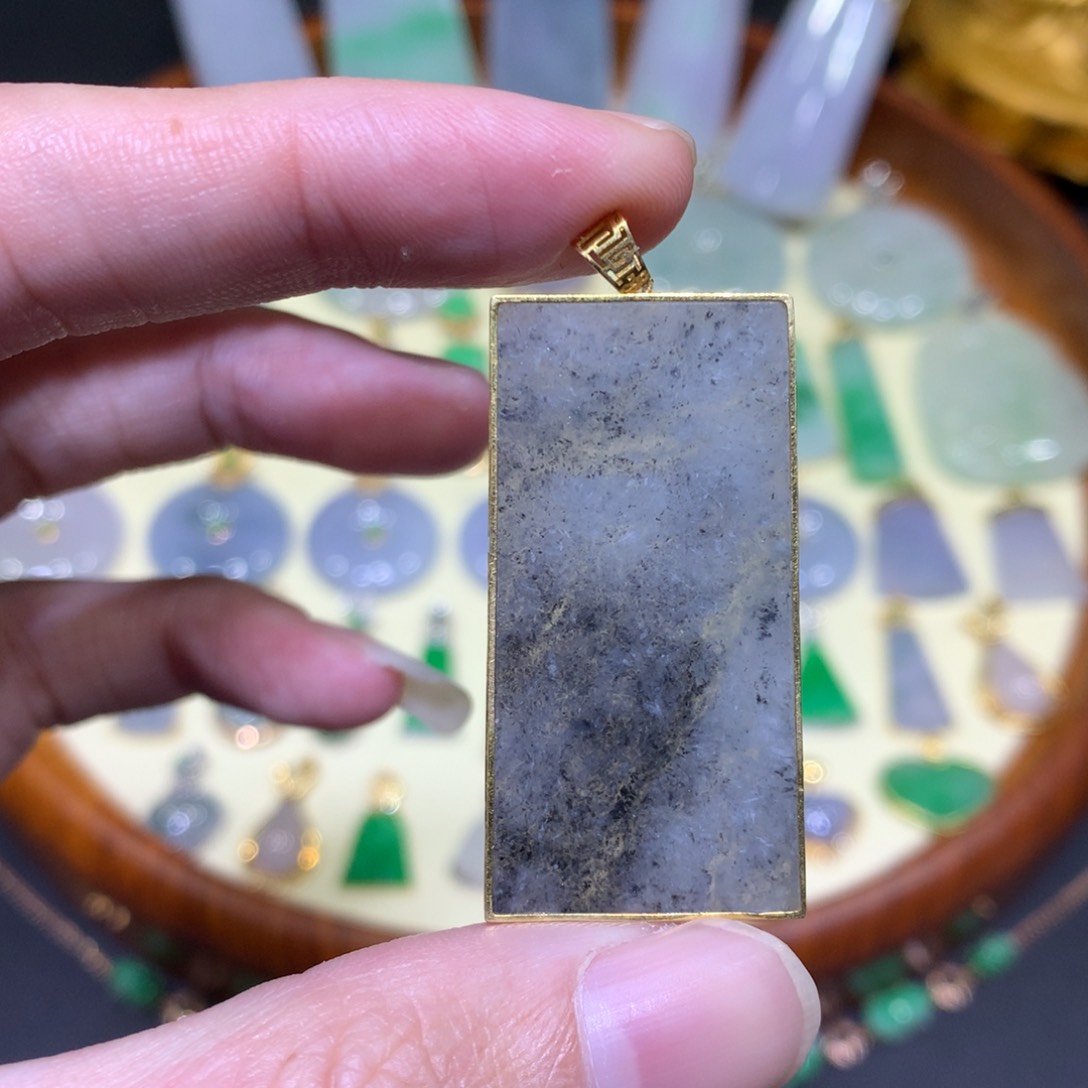 翡翠吊坠(不含链)18K金镶嵌