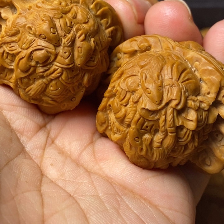 文玩核桃把件数钱