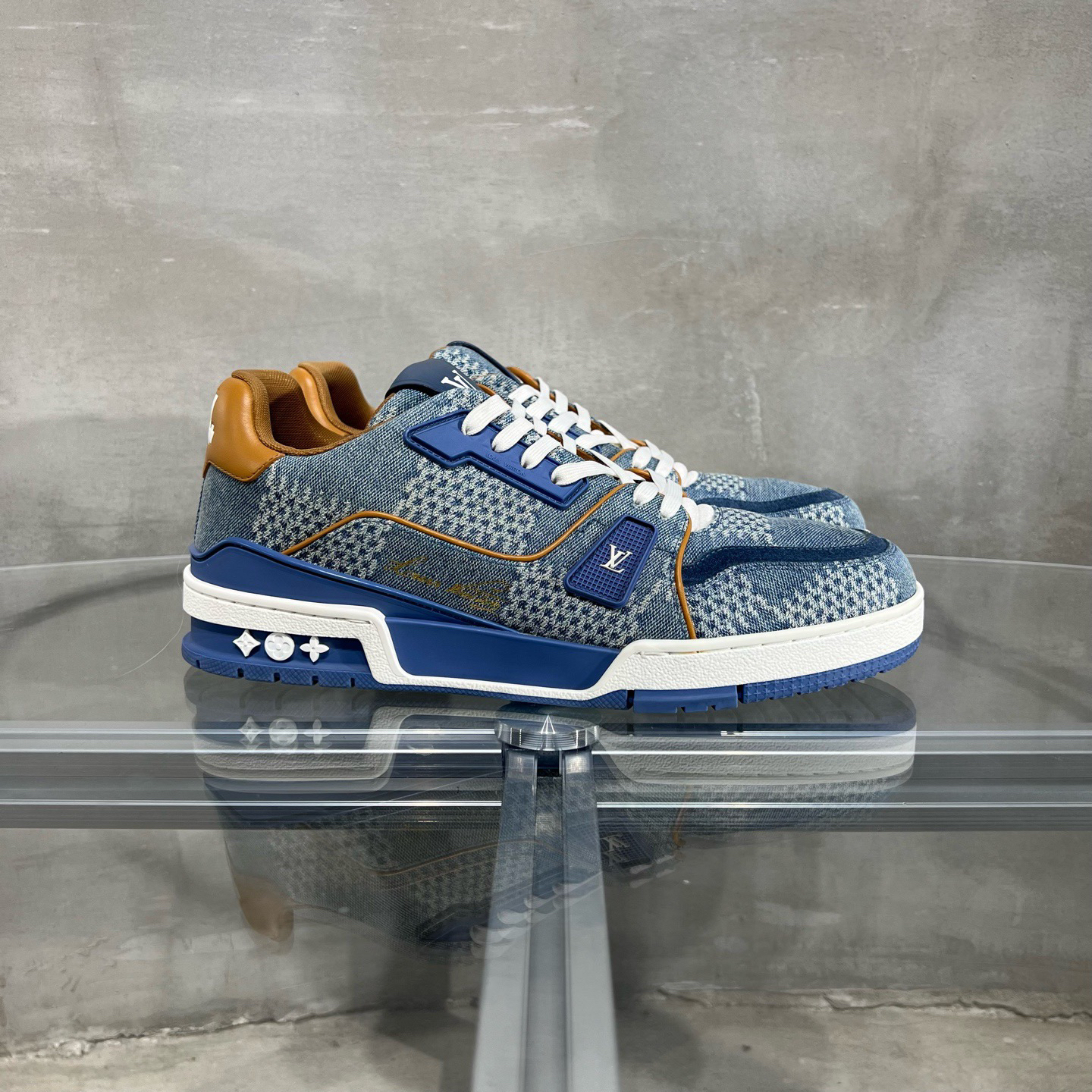 99新 LouisVuitton/路易威登 Trainer 牛仔蓝棋盘格 41码 YH22987
