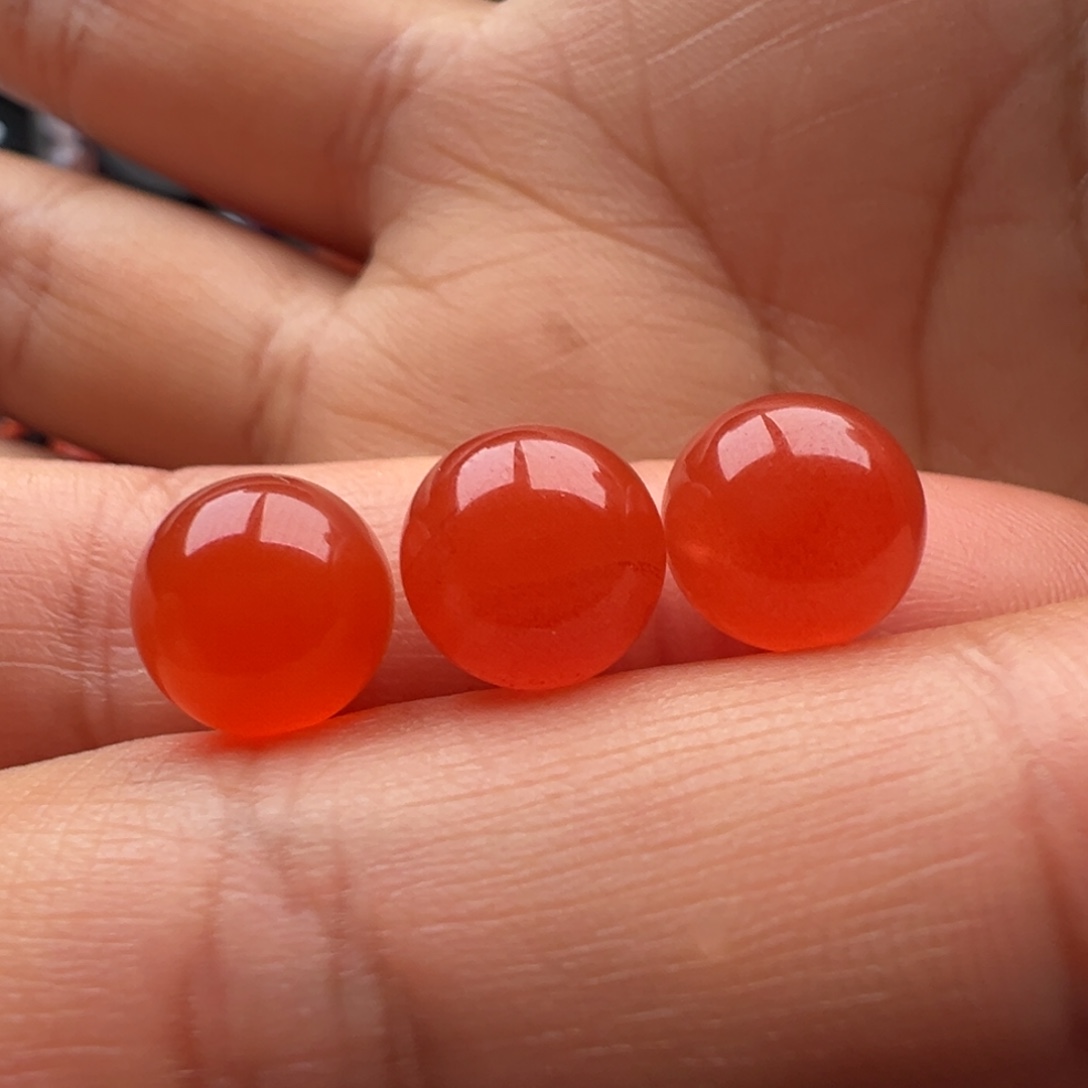 逆****南红玛瑙未镶嵌圆珠9.5白点