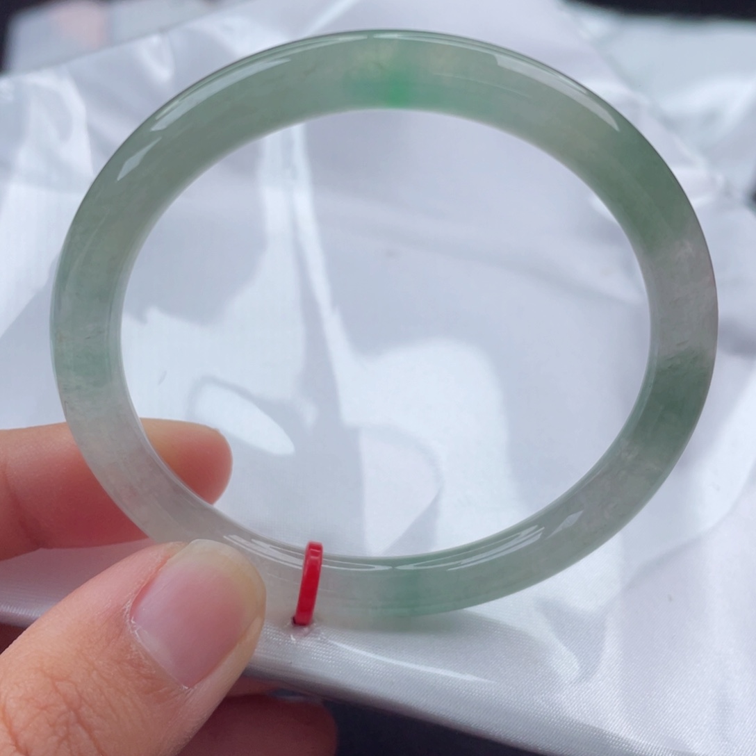 翡翠手镯（圆镯）未镶嵌