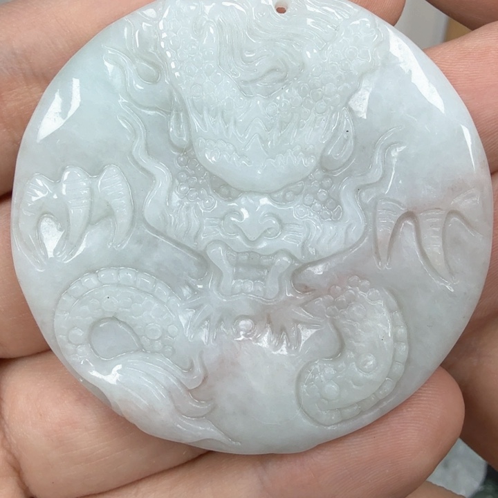 翡翠挂件未镶嵌翡翠