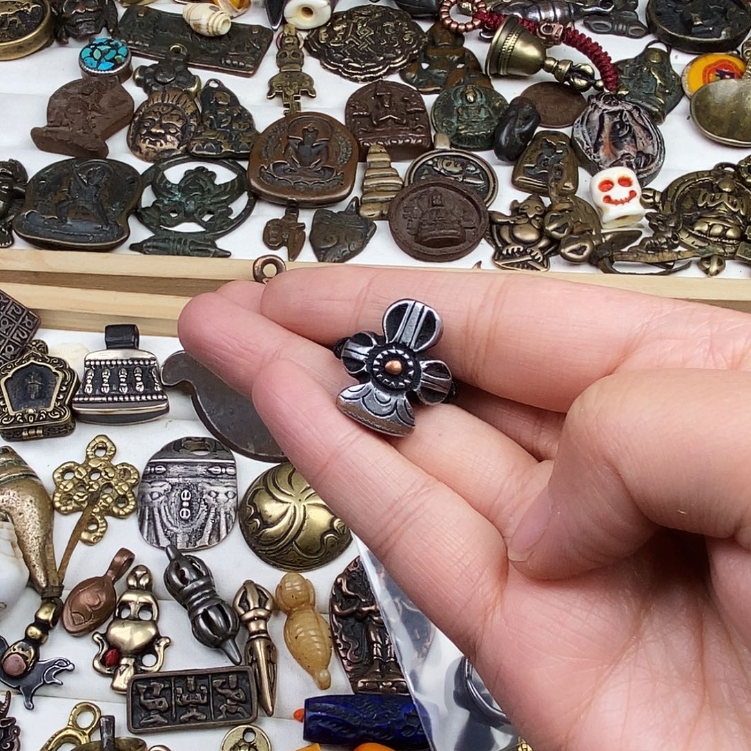 Z***.藏式元素饰品配饰