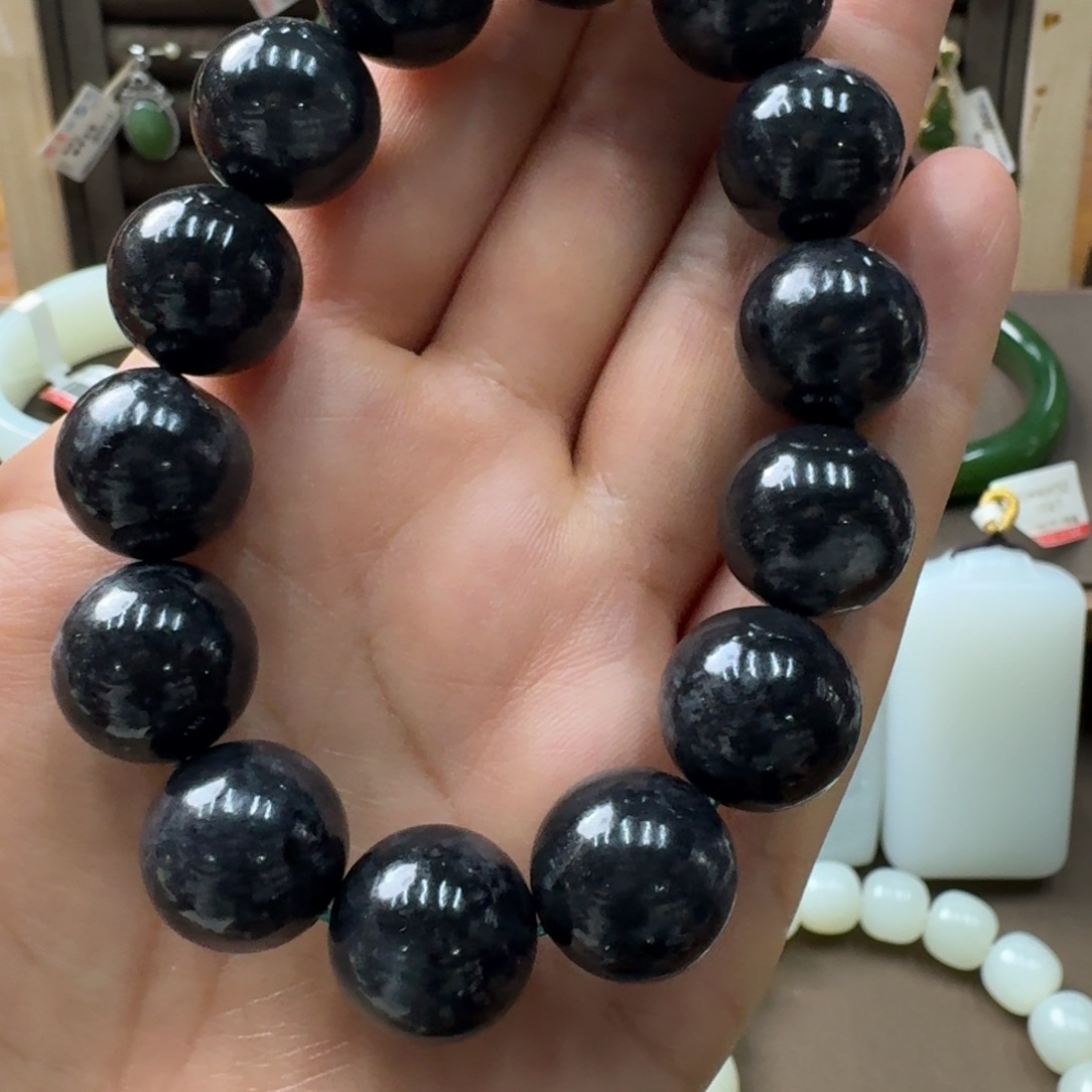 和田玉未镶嵌手串