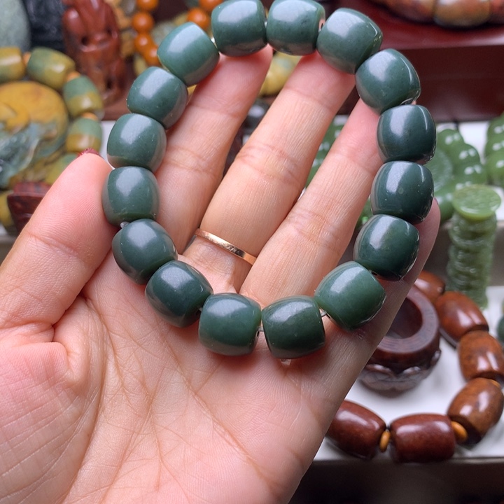 岫岩老玉（透闪石质玉）手链未镶嵌