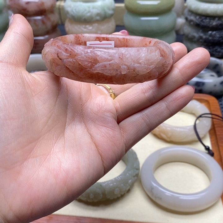 石英岩玉手镯未镶嵌