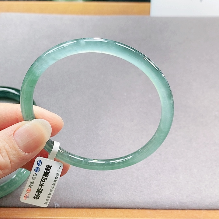 【闪购商品】翡翠手镯（圆镯）未镶嵌