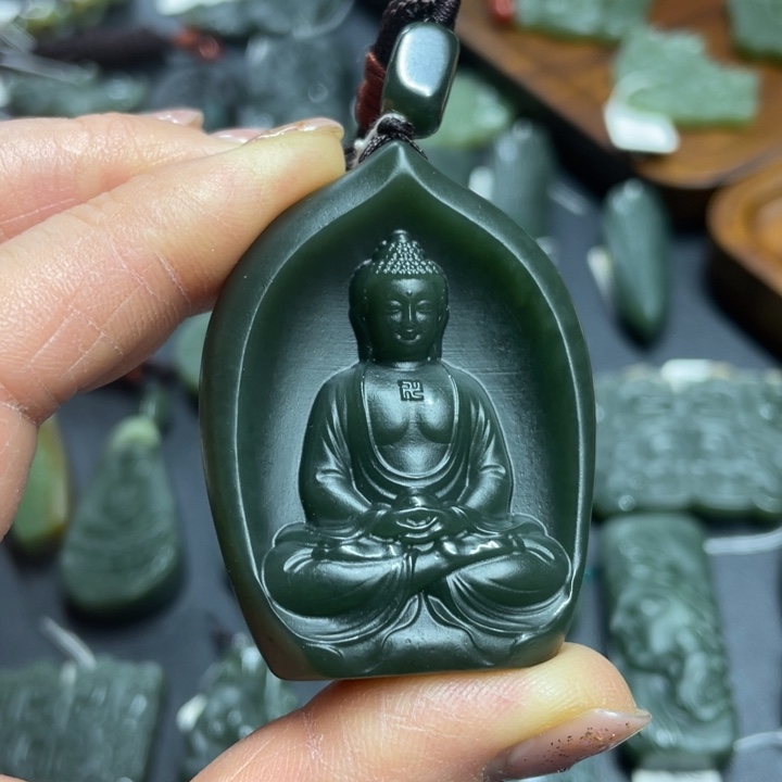 岫岩老玉（透闪石质玉）颈饰未镶嵌