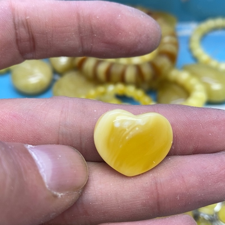 蜜蜡裸石未镶嵌吊坠