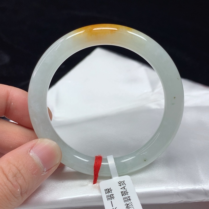 翡翠手镯（圆镯）未镶嵌55.1